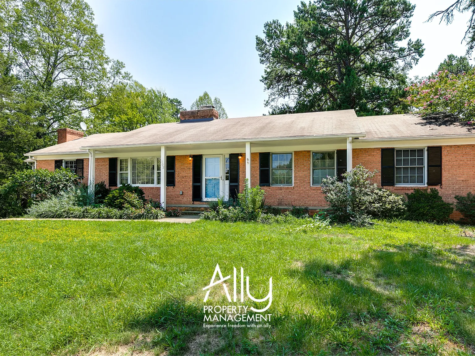 102 Lancaster Court - 1 — Photo 4