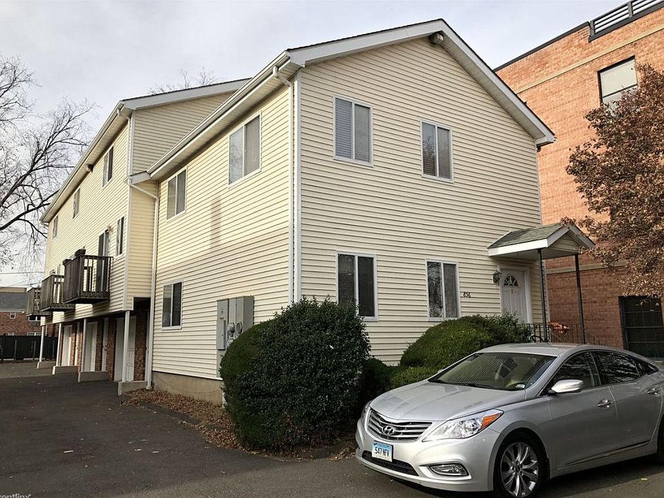 1st image of 856 Bedford St #3
