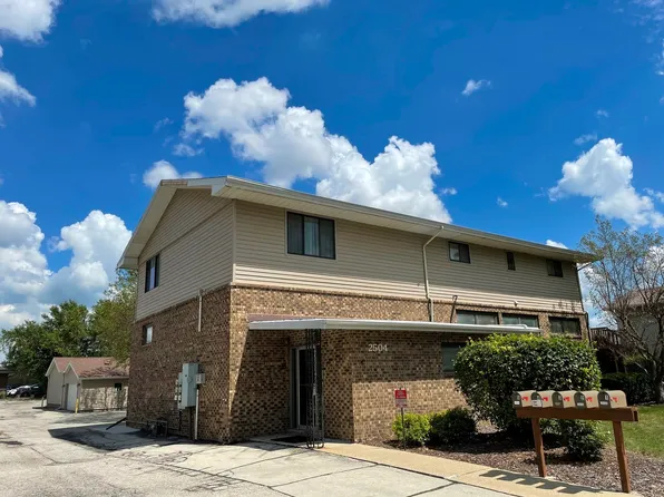 2504 E Washington St, Bloomington, IL 61704