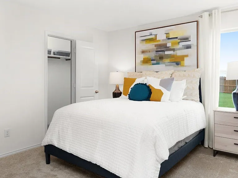 904 Wildflower St — Photo 3