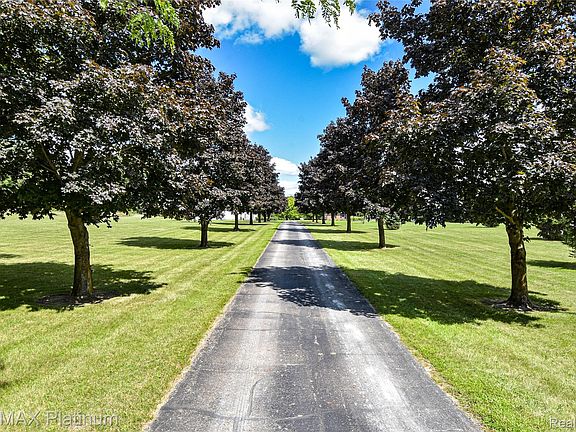 3rd image of 7650 Owosso Rd