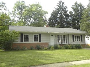 1058 Carswell Ave, Elk Grove Village, IL 60007