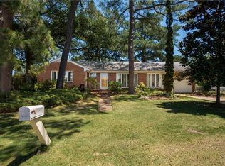 2108 Lynnhaven Cir, Virginia Beach, VA 23451