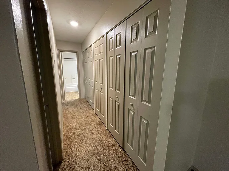 120 Riverside Ct #1-37 — Photo 7
