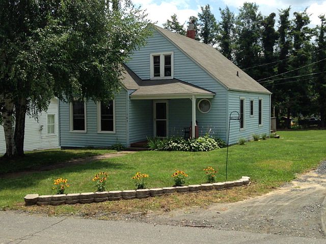 1st image of 107 Long St