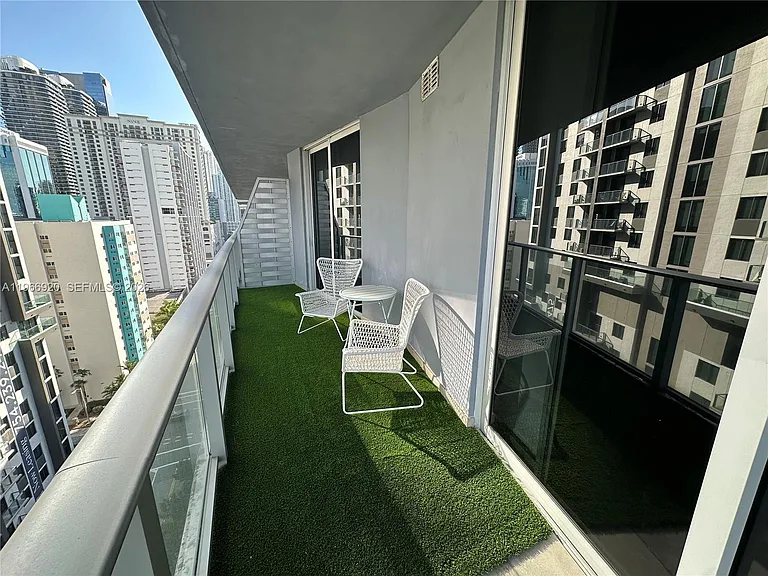 1010 SW 2nd Ave #1208 — Photo 7