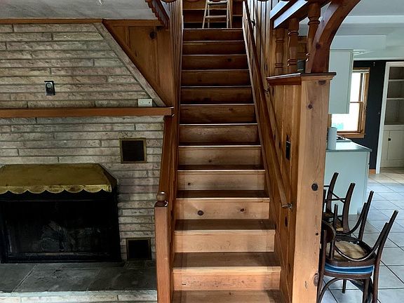 3rd image of 101 Beech St #101