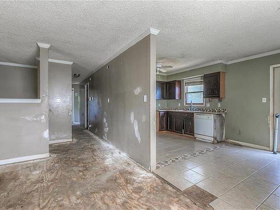 4th image of 1175 Bury St