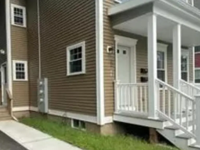 27 Thompson St #2 — Photo 14