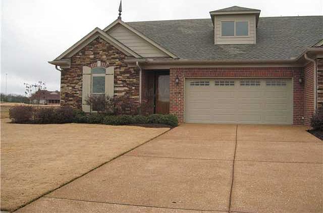 1st image of 145 Saint Andrews Way