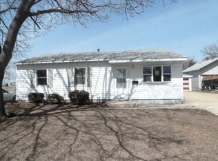 726 Hillcrest Dr, Romeoville, IL 60446