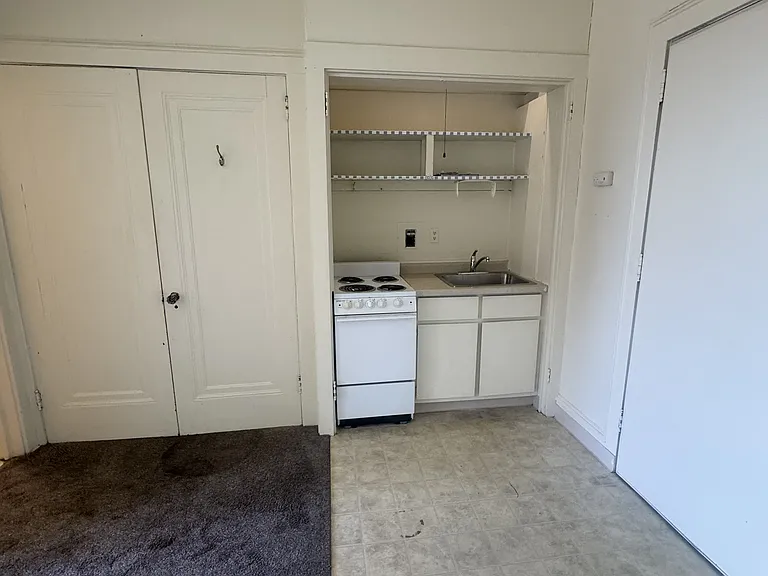 Devonshire Apartments — Photo 12