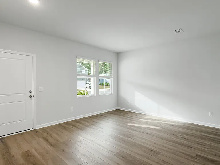 725 Meadowbrook Ln — Photo 16