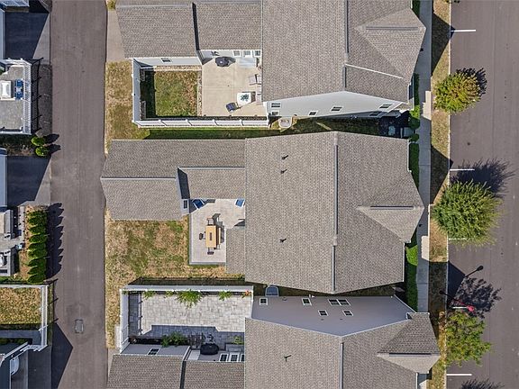 3rd image of 711 Withers Park Dr