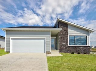 965 Hamilton Rd, Waukee, IA 50263