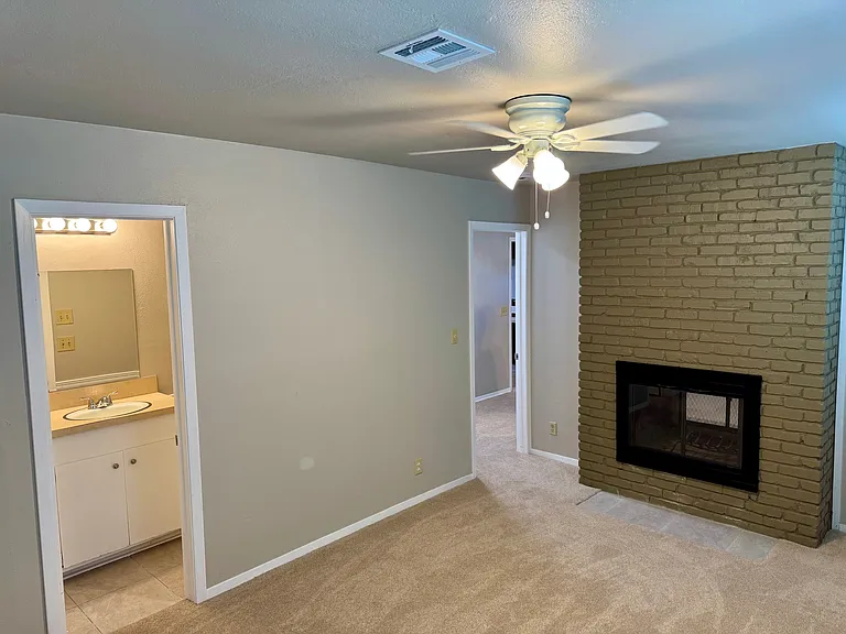 1035 Raleigh Cir — Photo 11