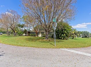 9001 SW 125th Ter, Miami, FL 33176