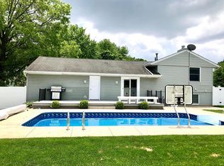 1834 Lakeview Dr, Newark, OH 43055
