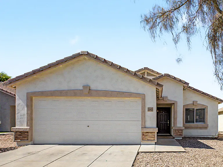 22820 W Papago St — Photo 9