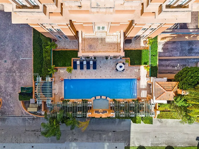 600 Coral Way #2 — Photo 47