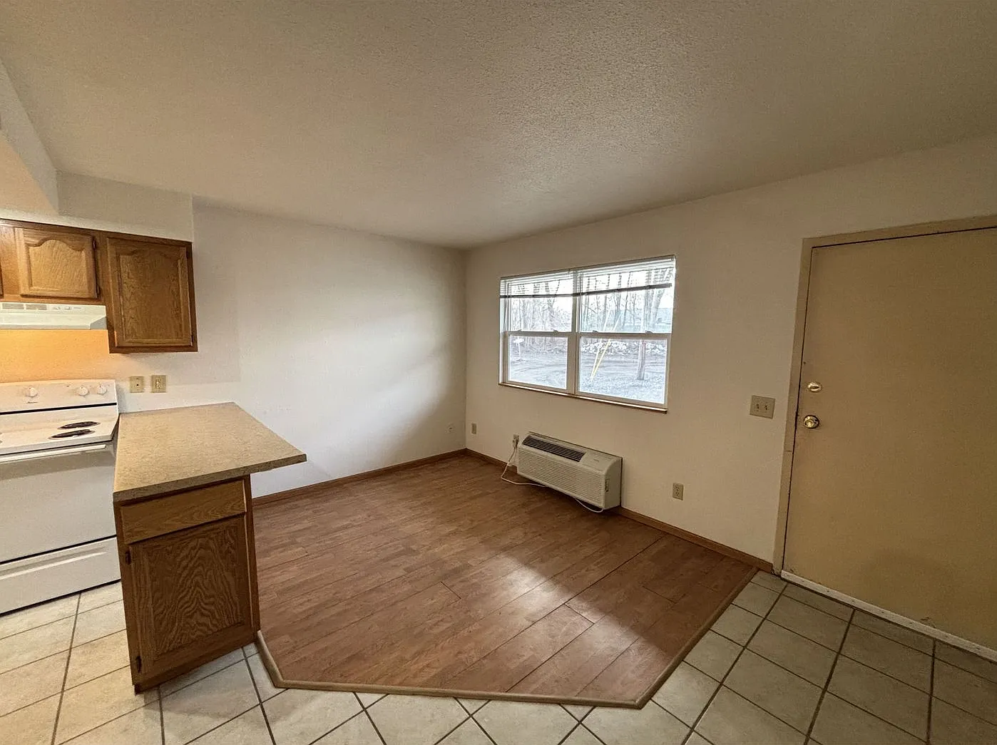 1320 Bainbridge St — Photo 1