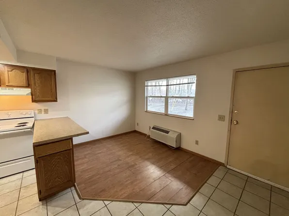 1320 Bainbridge St, 1320 Bainbridge St #6, La Crosse, WI 54603