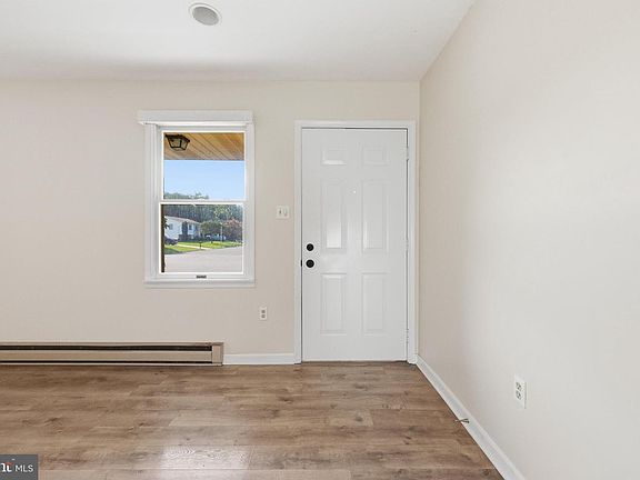 3rd image of 23 Hammaker St