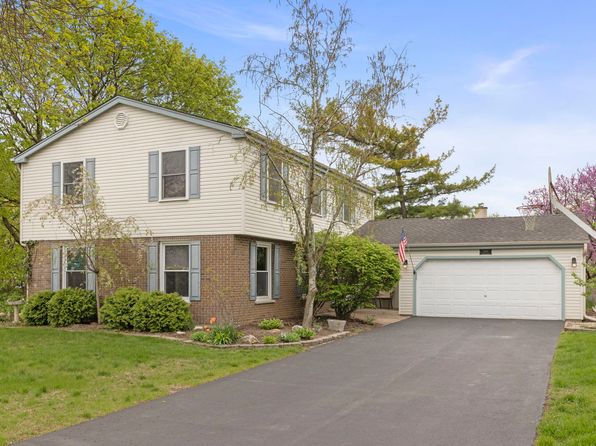 1658 Apache Dr, Naperville, IL 60563