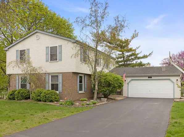 1658 Apache Dr, Naperville, IL 60563