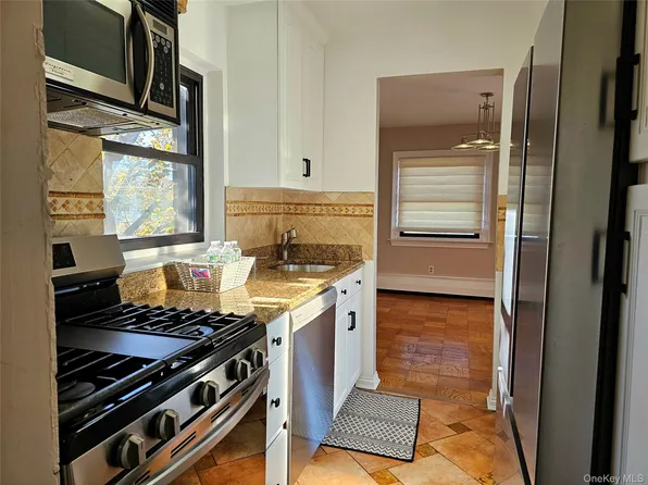 2261 Palmer Avenue #3C, New Rochelle, NY 10801