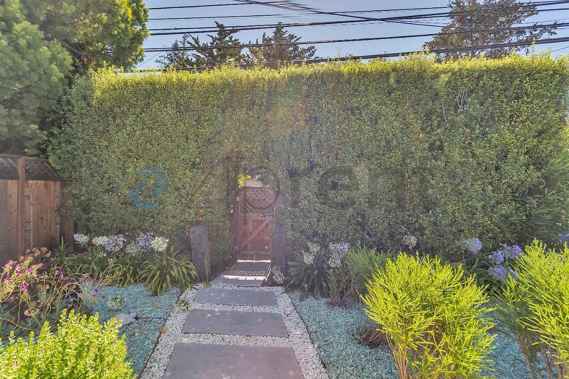 3 bed, 1310 sqft, $6,700 — Photo 4