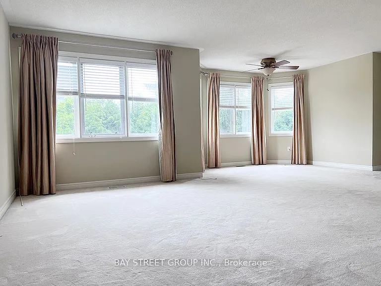 49 Forester Cres — Photo 14