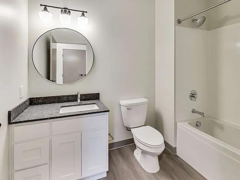 Luxury Apartments in Cleveland's Ohio City — Photo 5