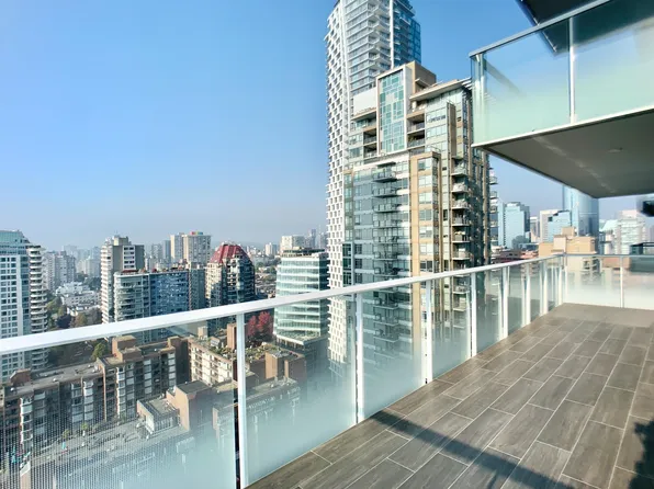 1335 Howe St #2504, Vancouver, BC V6Z 0H1