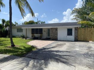 124 SE 11th St, Deerfield Beach, FL 33441