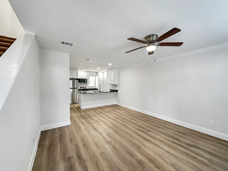 Robertsdale Village Apartments — Photo 18