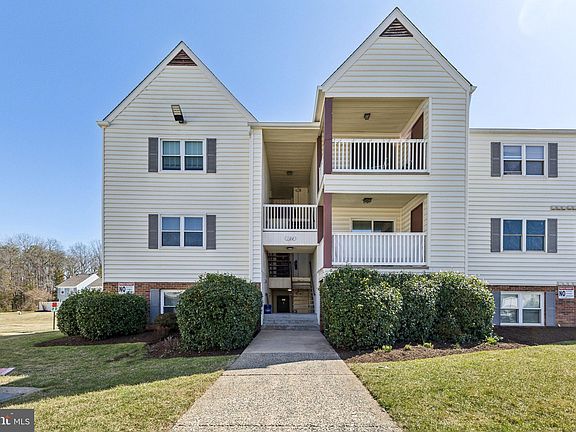 2nd image of 102 Chesterfield Ln APT 101