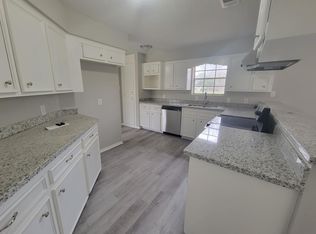 25708 Parkway Dr, Huffman, TX 77336