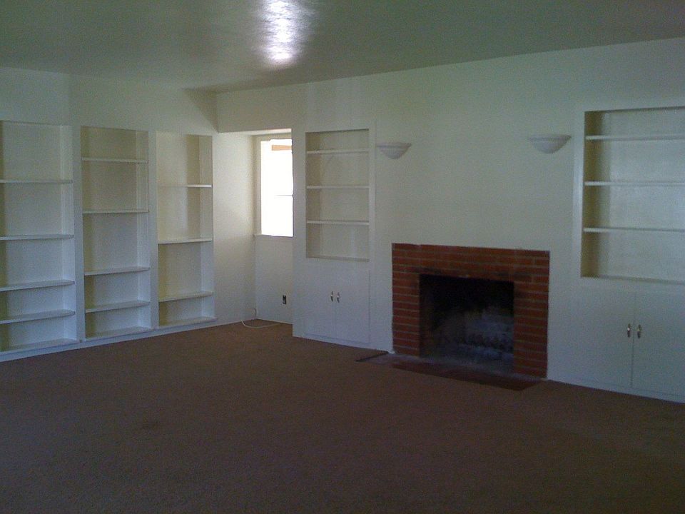 2nd image of 5718 Loma Ave