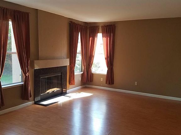 5th image of 1030 Winter Ct