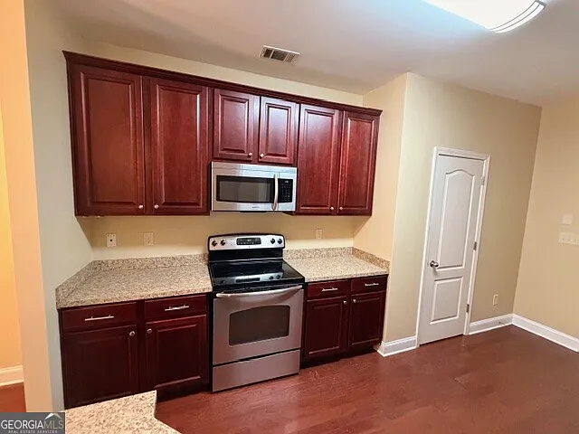 157 Northfield Cir — Photo 4