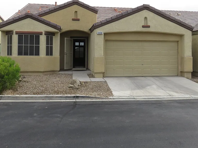 3358 Glacial Lake St — Photo 3