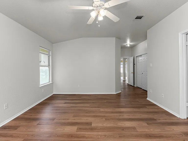 3904 Cadoz Ct — Photo 21