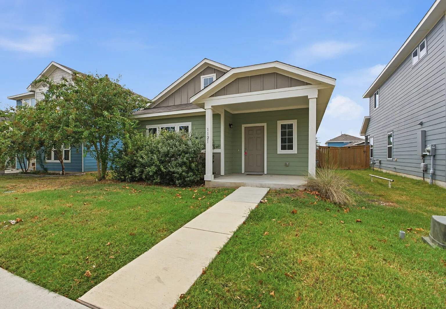 3 bed, 2.0 bath, 1424 sqft, $1,795 — Photo 1