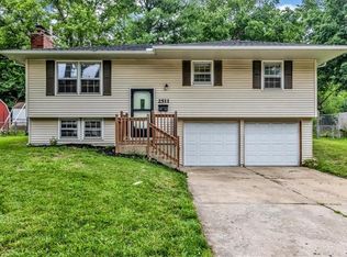2511 S Tamaqua Ridge Dr, Independence, MO 64055