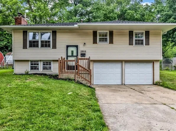 2511 S Tamaqua Ridge Dr, Independence, MO 64055