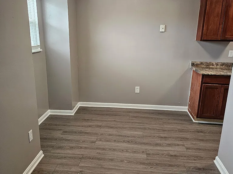 3423 Shanks Ln #5 — Photo 2