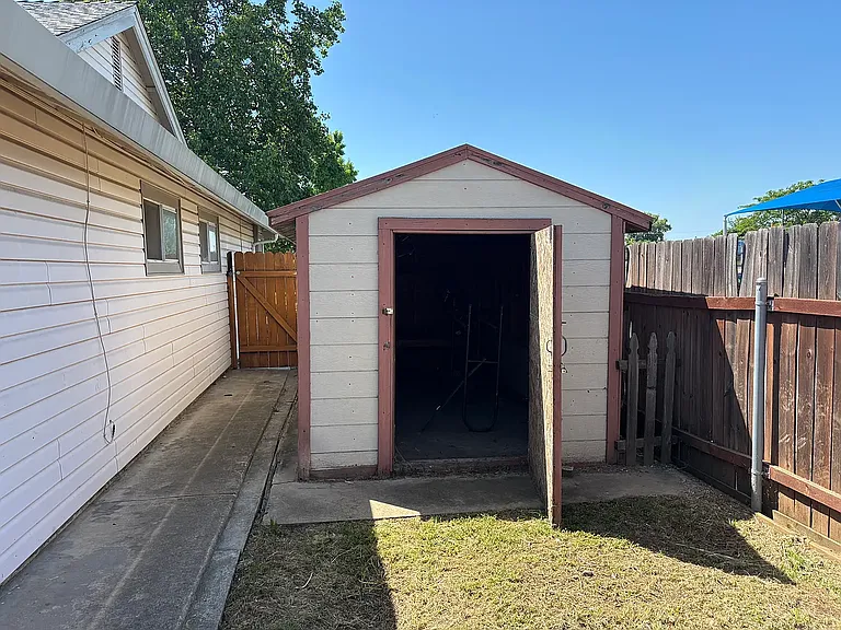 7170 Cloverleaf Way — Photo 19