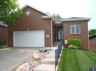 7901 Weeping Willow Ln, Lincoln, NE 68506