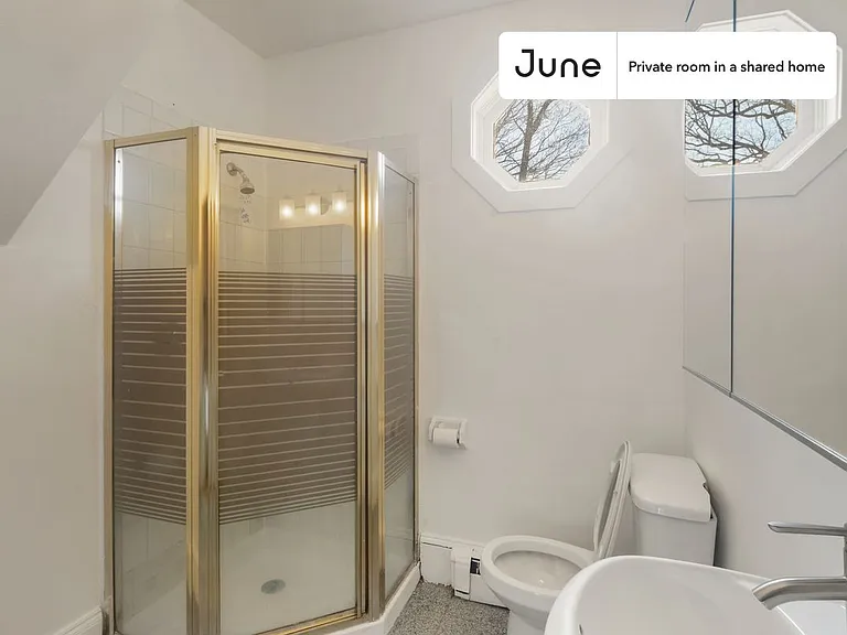 132 Chiswick Rd #2D — Photo 9